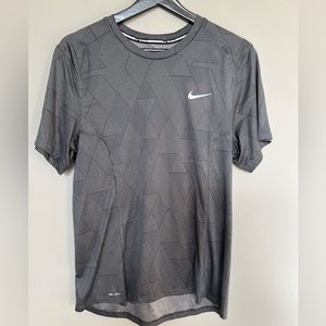 Nike Men’s Dri-Fit Tee, S